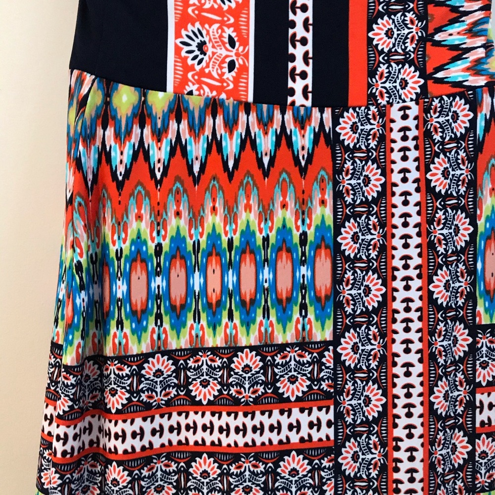 Abstract Multi Colored Skirt - Picture 3 of 5